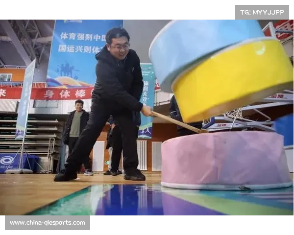 群众单杠挑战赛北京试点启动扫码计时系统精准记录悬垂时长