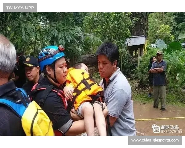 清迈暴雨致场馆漏水 D组比赛延迟三小时影响赛程 清迈暴雨致场馆漏水 D组比赛延迟三小时影响赛程